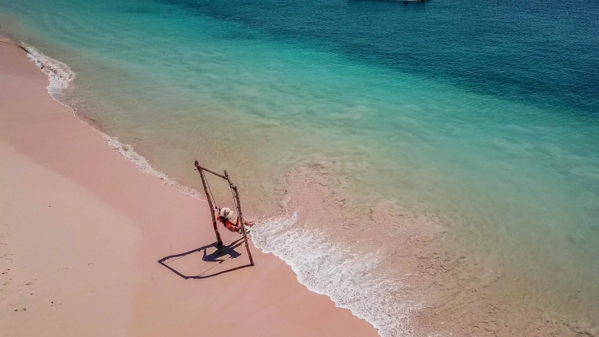 Lombok’spink beach