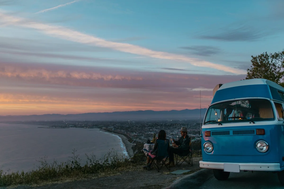 Dinner with the view at the seaside © Rdne Stock Project on pexels.com