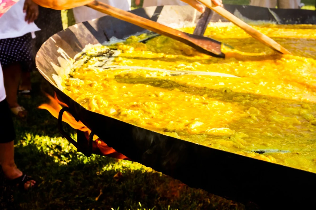 Preparation of a giant omelette