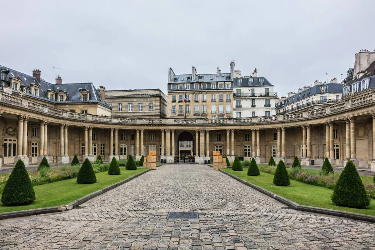 La Marais district in Paris © shutterstock