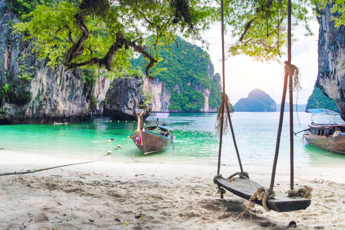 Paradise island - Phuket © iStock