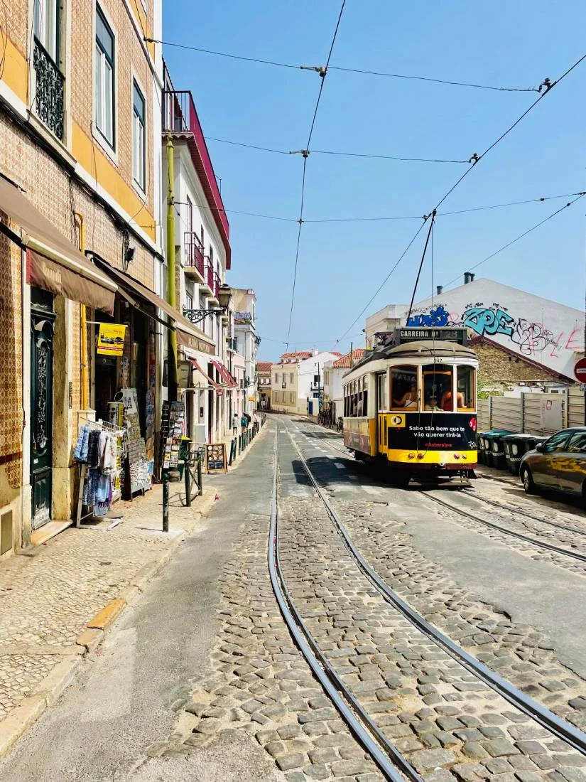 Yellow tram line 28, Lisbon © Jakub Sokołowski